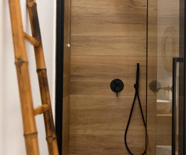 Labotanica_casalounge شقة فندقية تْشيزيناتيكو